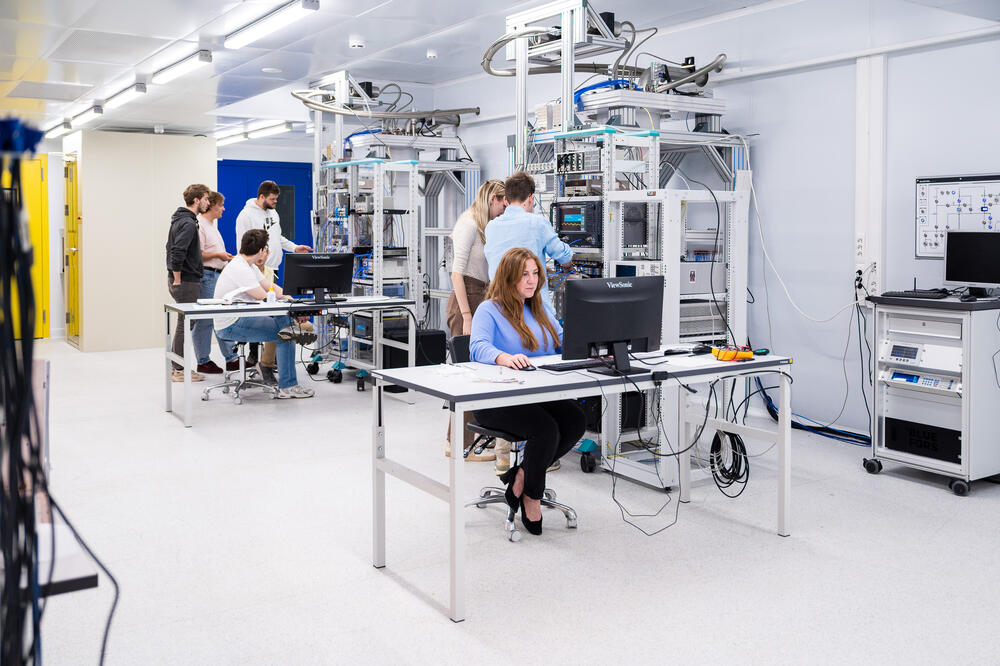 Ученые НИТУ МИСИС в лаборатории