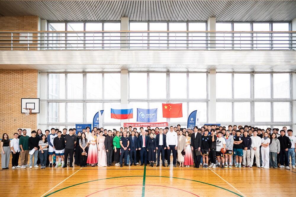 The grand opening of the Interuniversity Super League basketball tournament among Chinese students